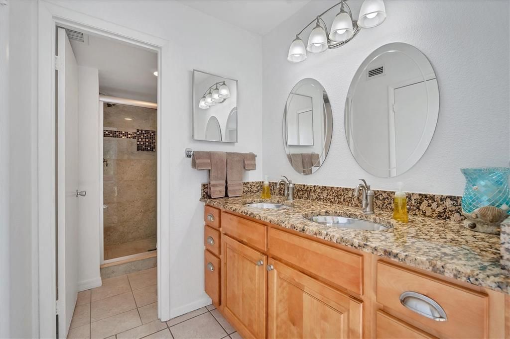 Active With Contract: $875,000 (2 beds, 2 baths, 1008 Square Feet)