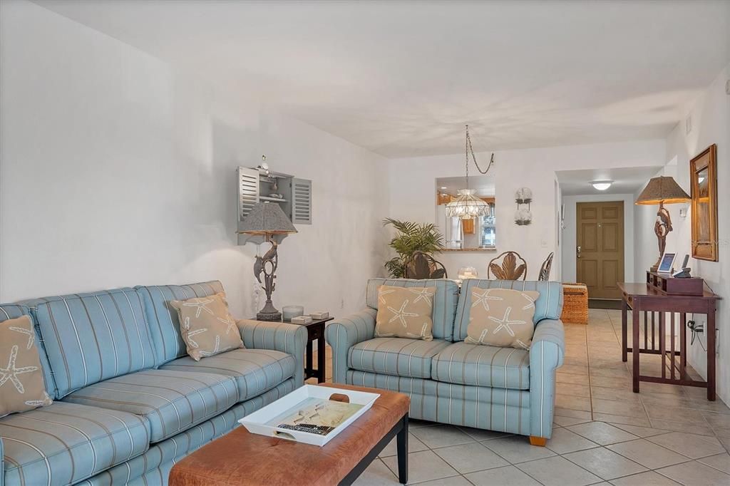 Active With Contract: $875,000 (2 beds, 2 baths, 1008 Square Feet)