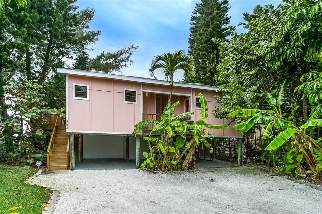 Recently Sold: $3,200,000 (2 beds, 2 baths, 1125 Square Feet)