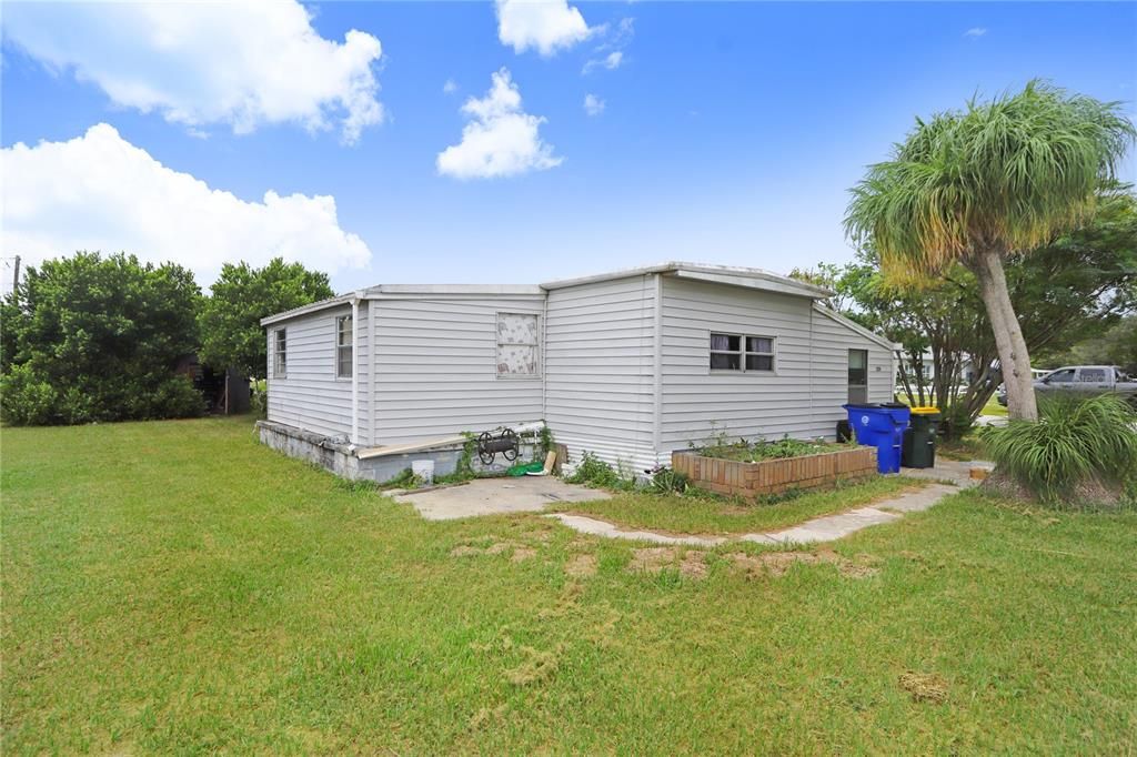 Recently Sold: $55,000 (2 beds, 1 baths, 1104 Square Feet)