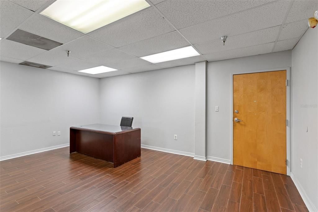 Suite 237 - 624 SF