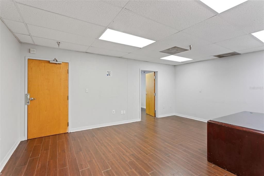 Suite 237 - 624 SF