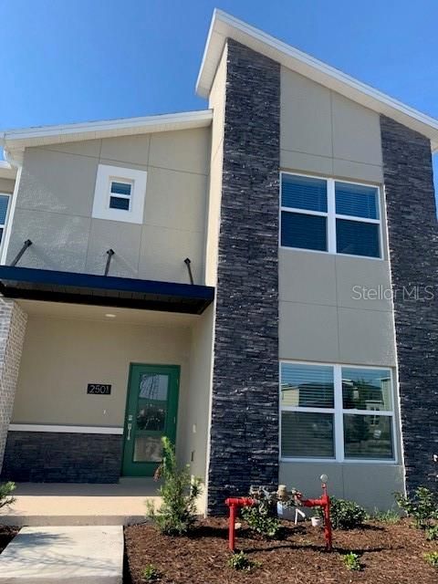 Vendido Recientemente: $615,490 (5 camas, 4 baños, 2161 Pies cuadrados)