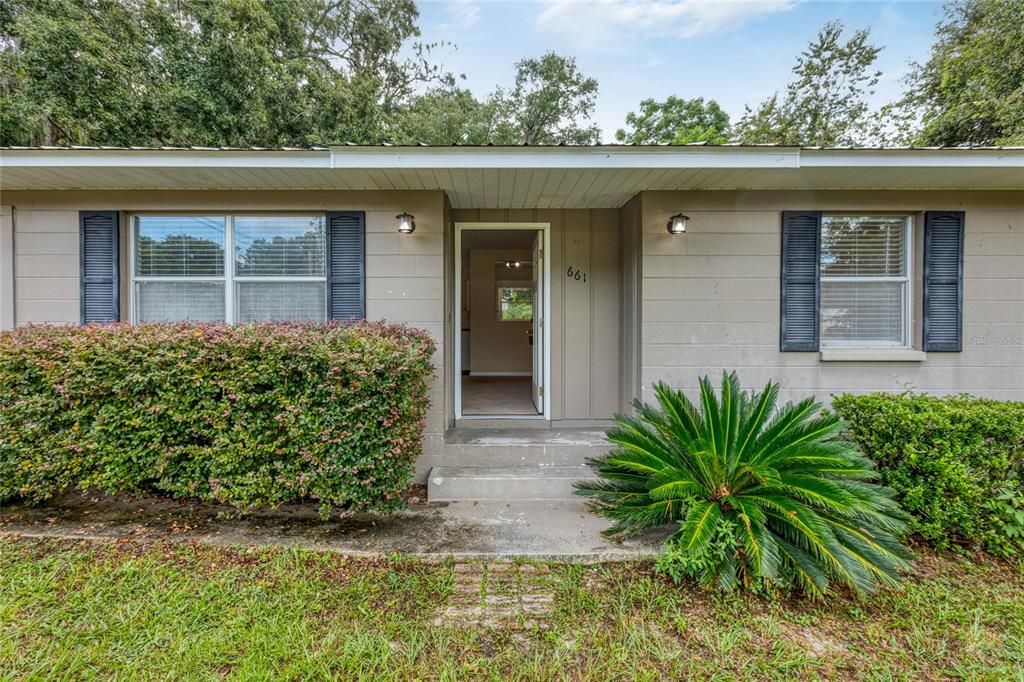 Recently Sold: $215,000 (3 beds, 1 baths, 1352 Square Feet)