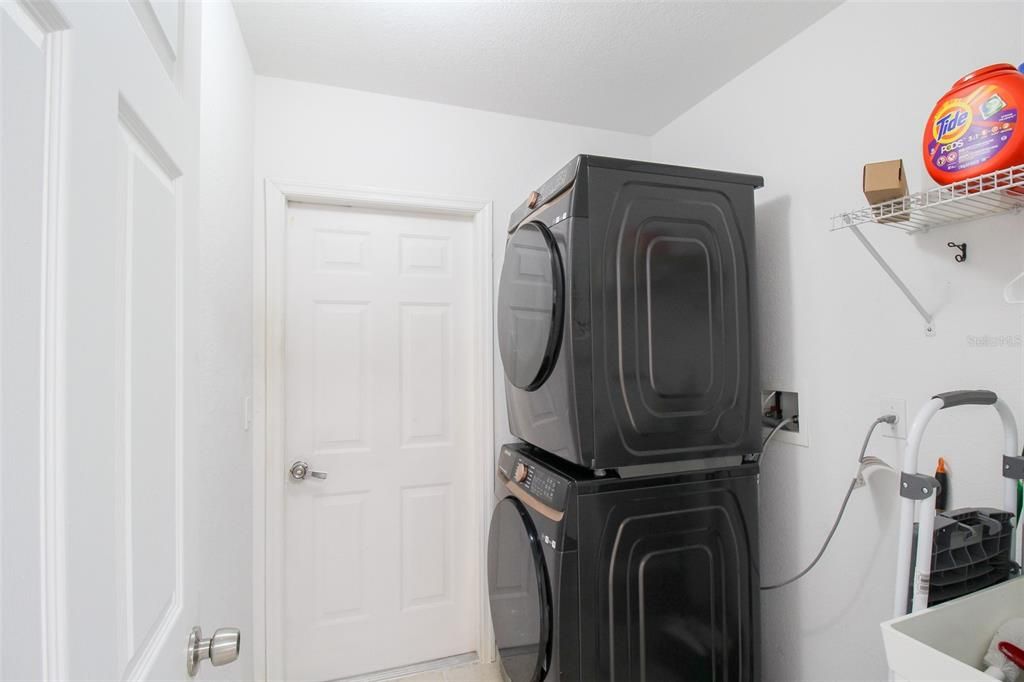 For Rent: $4,150 (3 beds, 2 baths, 1787 Square Feet)