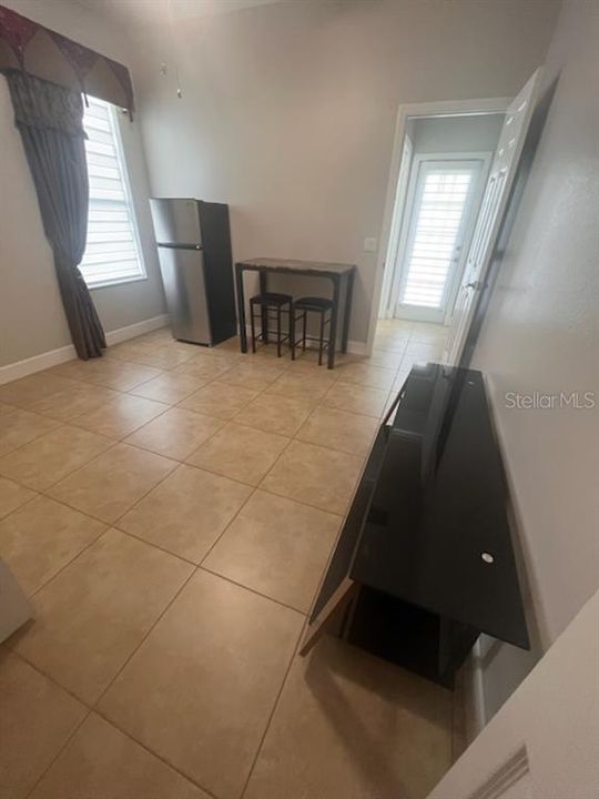 Recently Rented: $950 (1 beds, 1 baths, 150 Square Feet)