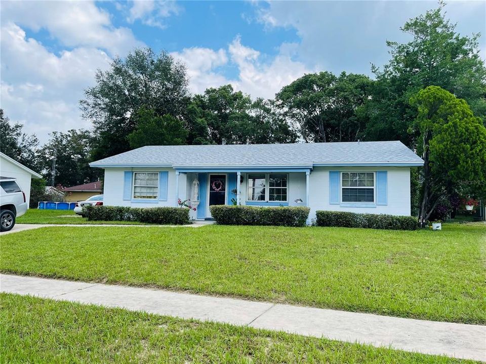 Active With Contract: $225,000 (3 beds, 2 baths, 1213 Square Feet)