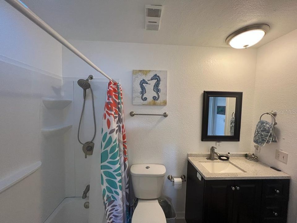 Active With Contract: $1,650 (2 beds, 2 baths, 1165 Square Feet)