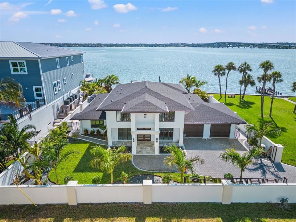 Recently Sold: $3,800,000 (4 beds, 3 baths, 3038 Square Feet)