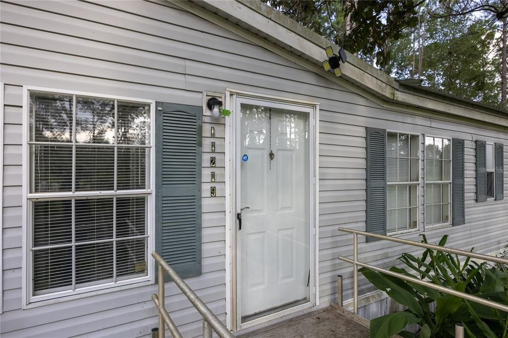 Recently Sold: $185,000 (3 beds, 2 baths, 1568 Square Feet)
