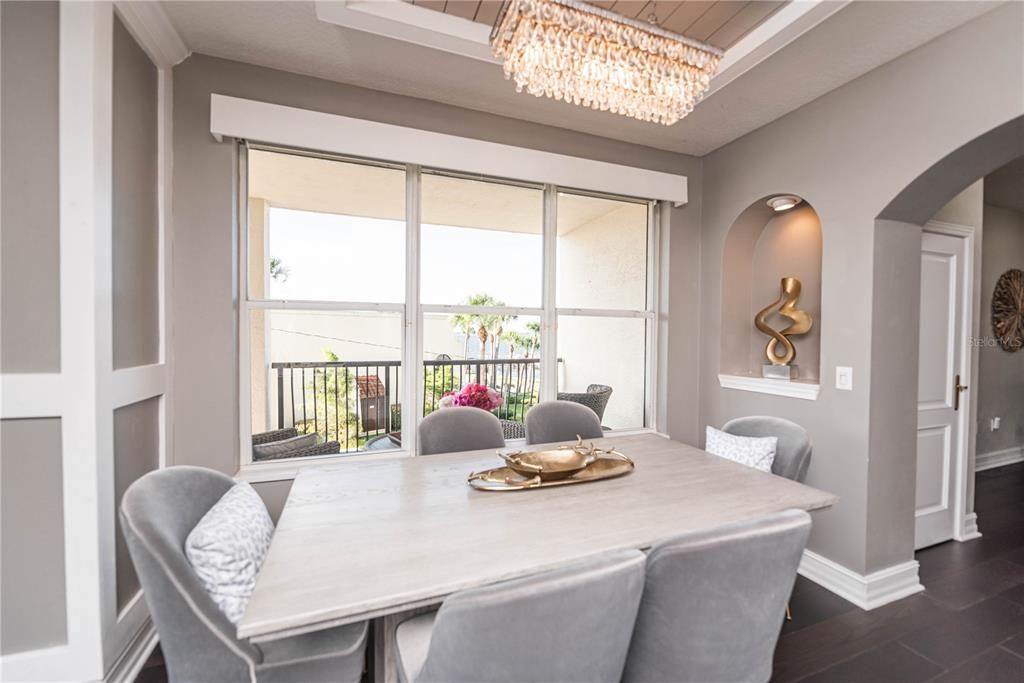 Recently Sold: $600,000 (2 beds, 2 baths, 2262 Square Feet)