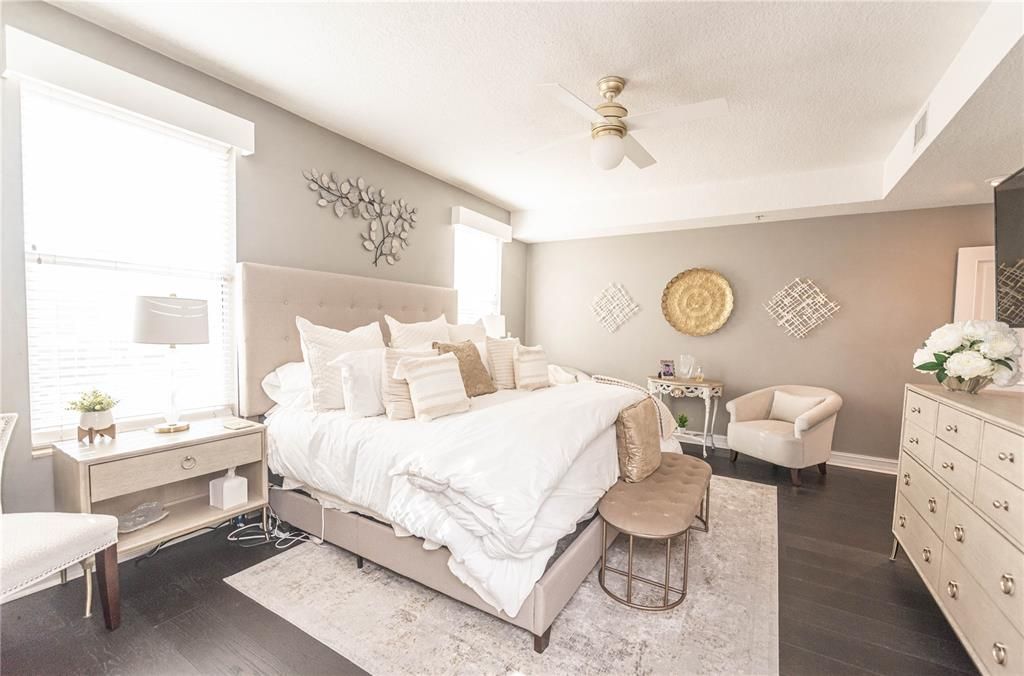 Recently Sold: $600,000 (2 beds, 2 baths, 2262 Square Feet)