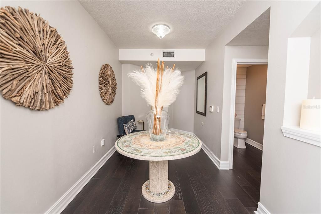 Recently Sold: $600,000 (2 beds, 2 baths, 2262 Square Feet)