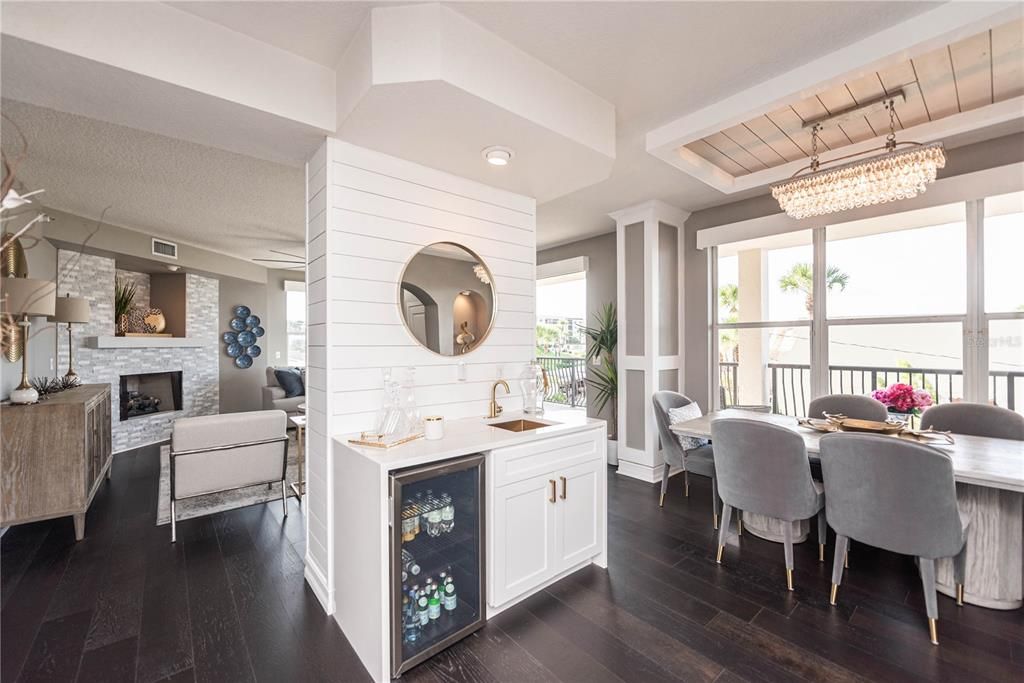 Recently Sold: $600,000 (2 beds, 2 baths, 2262 Square Feet)