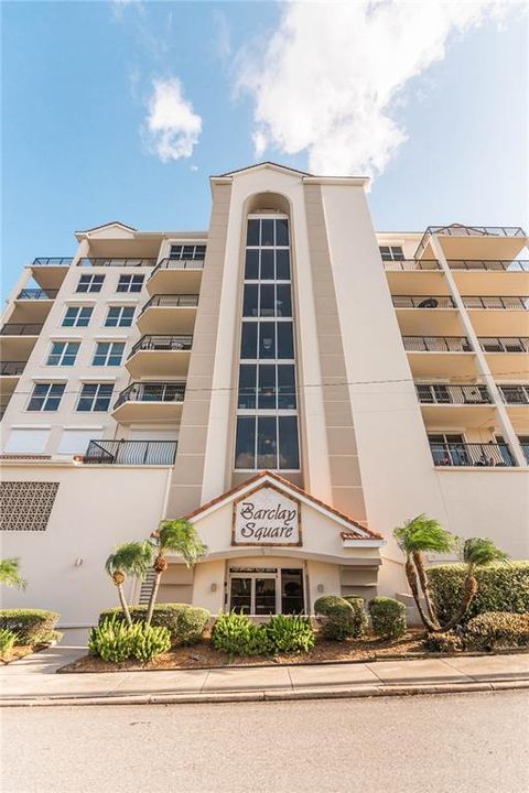 Recently Sold: $600,000 (2 beds, 2 baths, 2262 Square Feet)