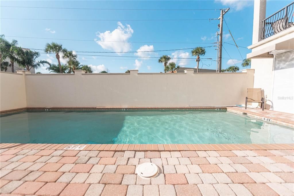 Recently Sold: $600,000 (2 beds, 2 baths, 2262 Square Feet)