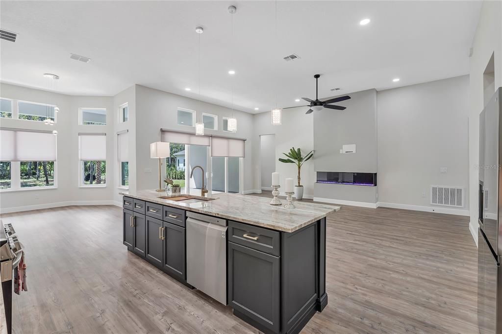 Recently Sold: $1,195,000 (5 beds, 3 baths, 2856 Square Feet)