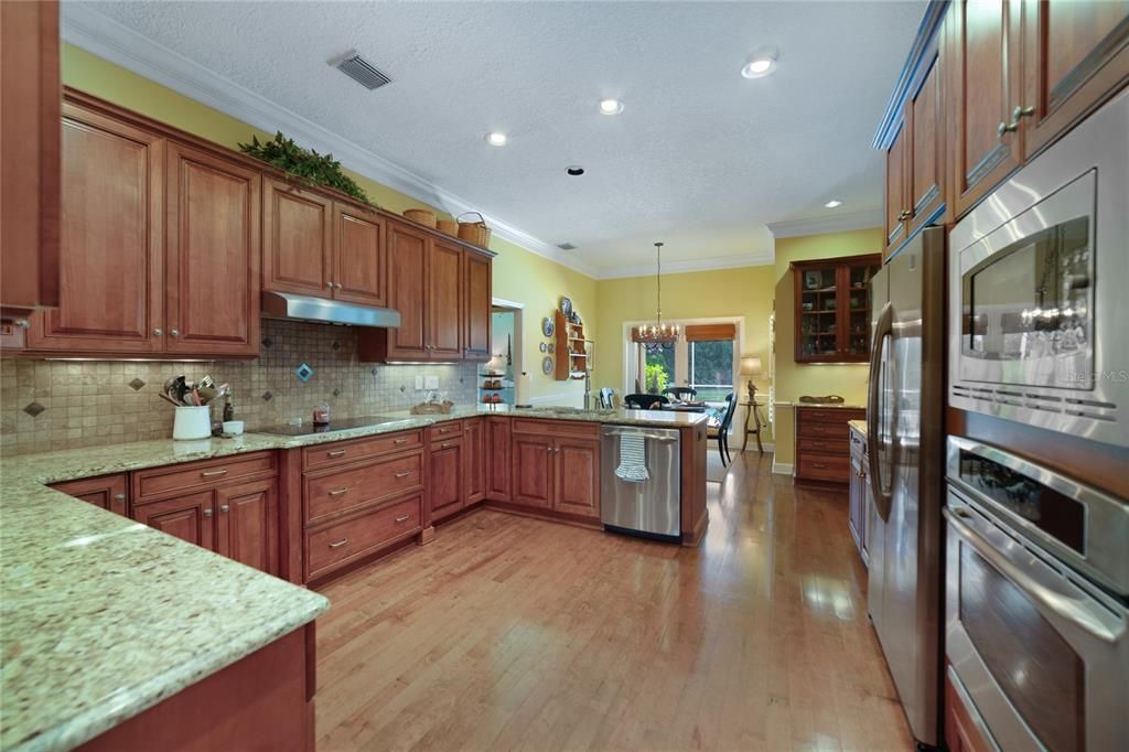 Granite Countertops, Stainless Steel Appliances, Convection Oven & Microway