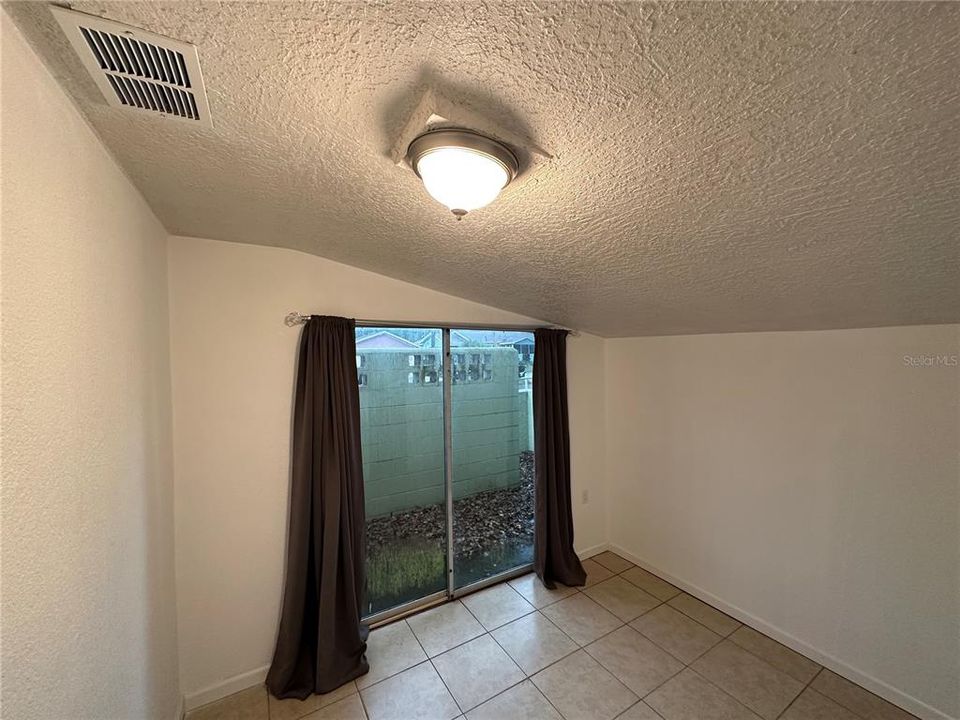 Recently Rented: $1,695 (3 beds, 2 baths, 1029 Square Feet)
