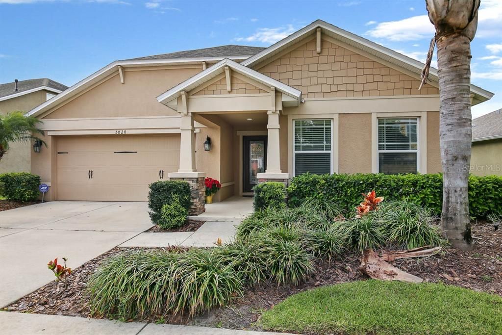 Recently Rented: $2,350 (3 beds, 2 baths, 1956 Square Feet)