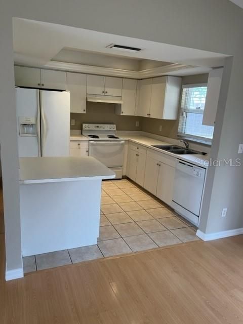 Recently Rented: $1,895 (3 beds, 2 baths, 1216 Square Feet)