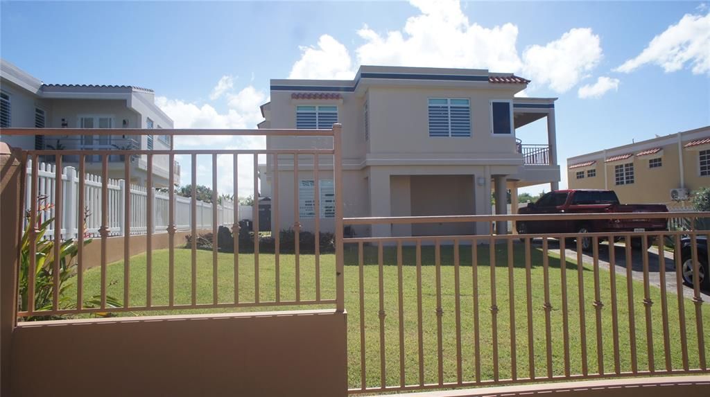 Recently Sold: $479,000 (3 beds, 2 baths, 2200 Square Feet)