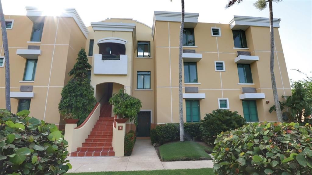 Recently Sold: $310,000 (3 beds, 2 baths, 1604 Square Feet)