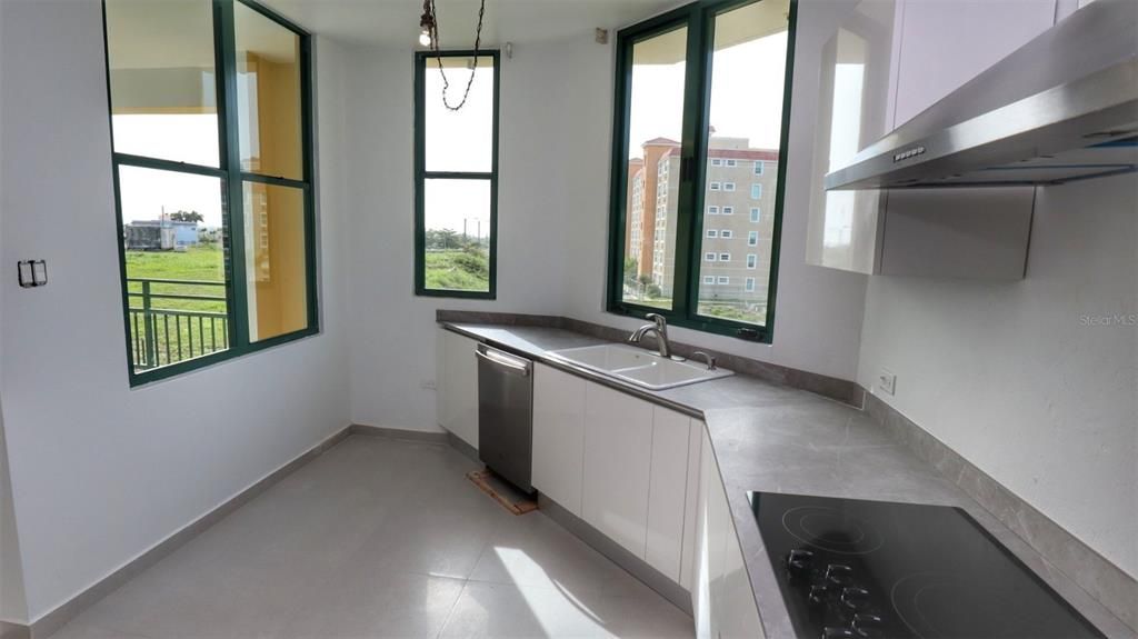 Vendido Recientemente: $310,000 (3 camas, 2 baños, 1604 Pies cuadrados)