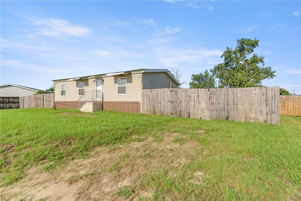 Active With Contract: $155,000 (3 beds, 2 baths, 1120 Square Feet)
