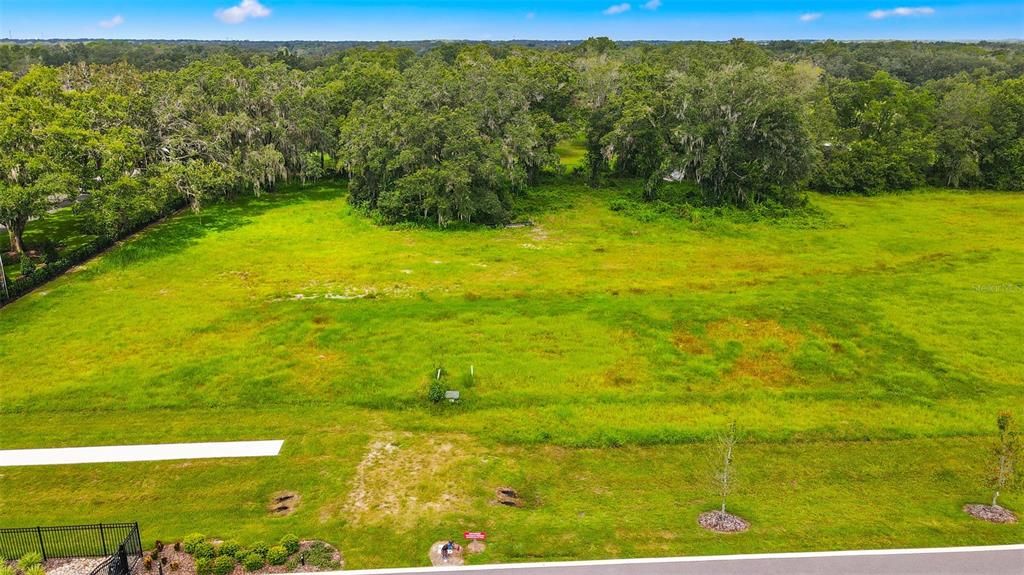 Vendido Recientemente: $1,599,000 (27.42 acres)