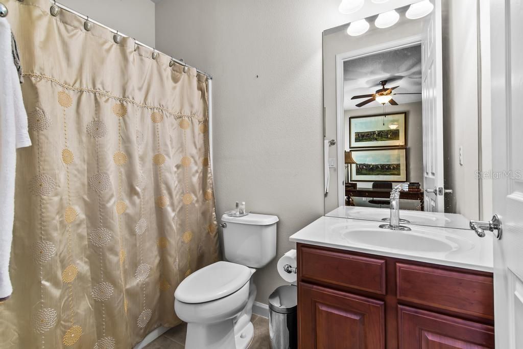 最近售出: $659,900 (3 贝兹, 3 浴室, 2604 平方英尺)