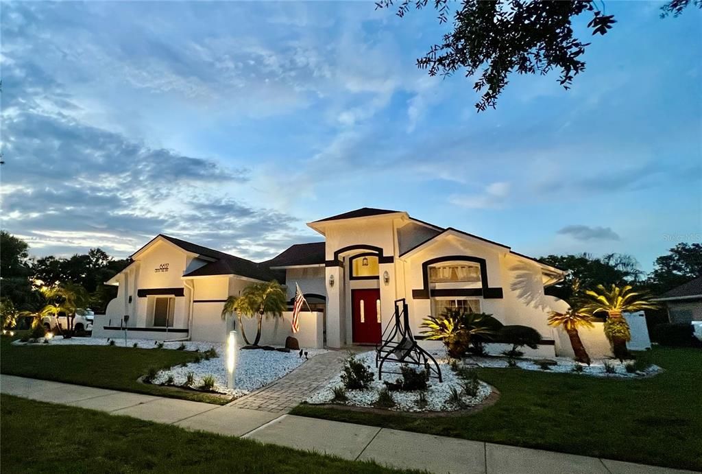 Recently Sold: $710,000 (4 beds, 3 baths, 2575 Square Feet)