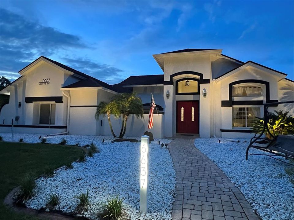 Recently Sold: $710,000 (4 beds, 3 baths, 2575 Square Feet)