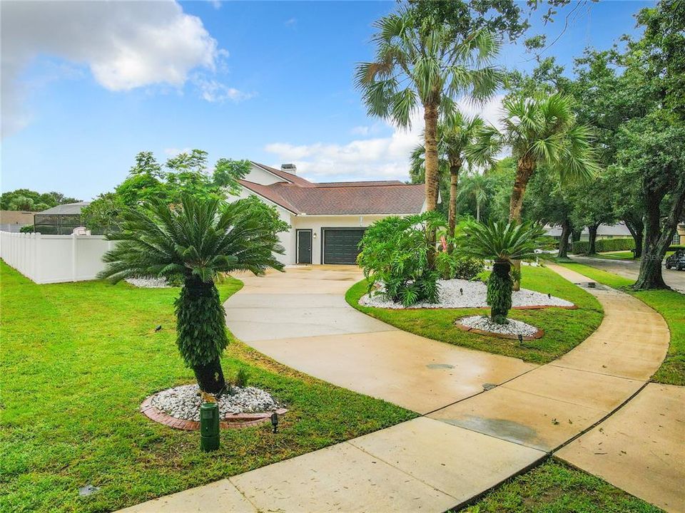 Recently Sold: $710,000 (4 beds, 3 baths, 2575 Square Feet)