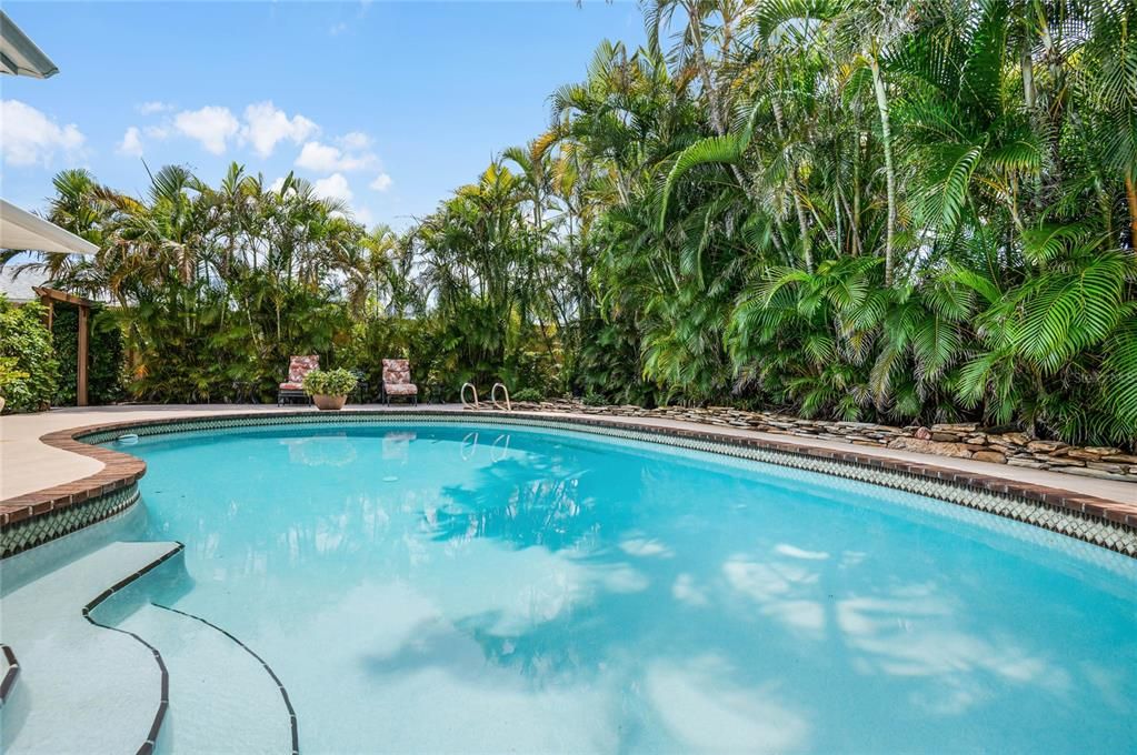 Recently Sold: $680,000 (3 beds, 2 baths, 2338 Square Feet)