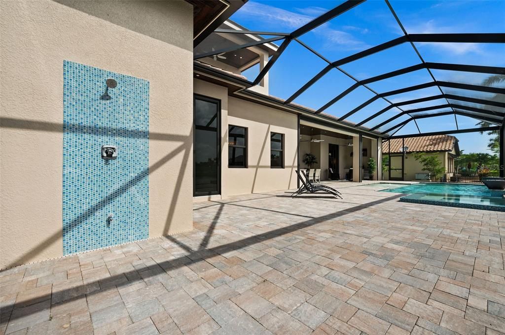 Lounge area with pool shower