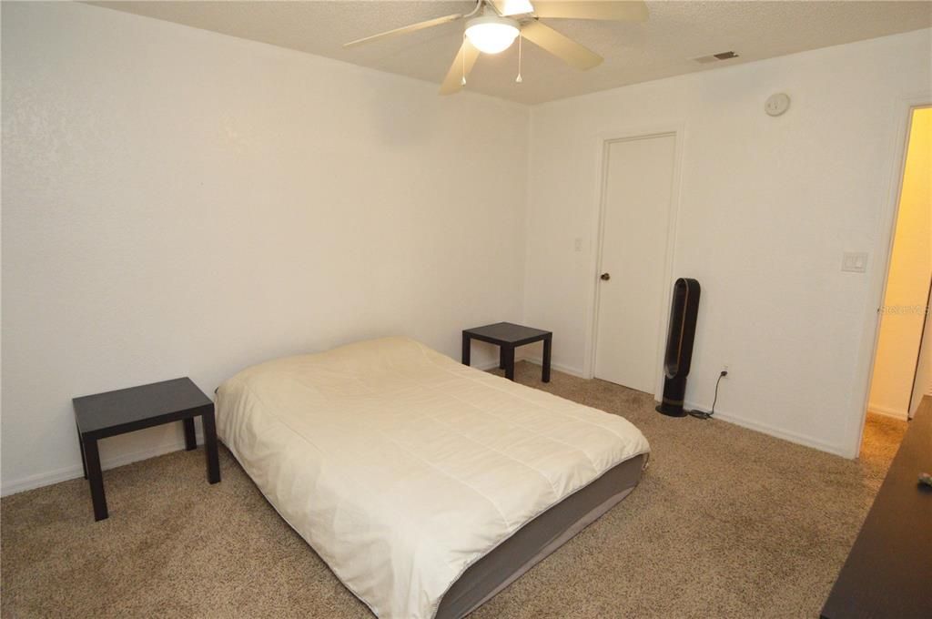 Active With Contract: $125,000 (1 beds, 1 baths, 729 Square Feet)