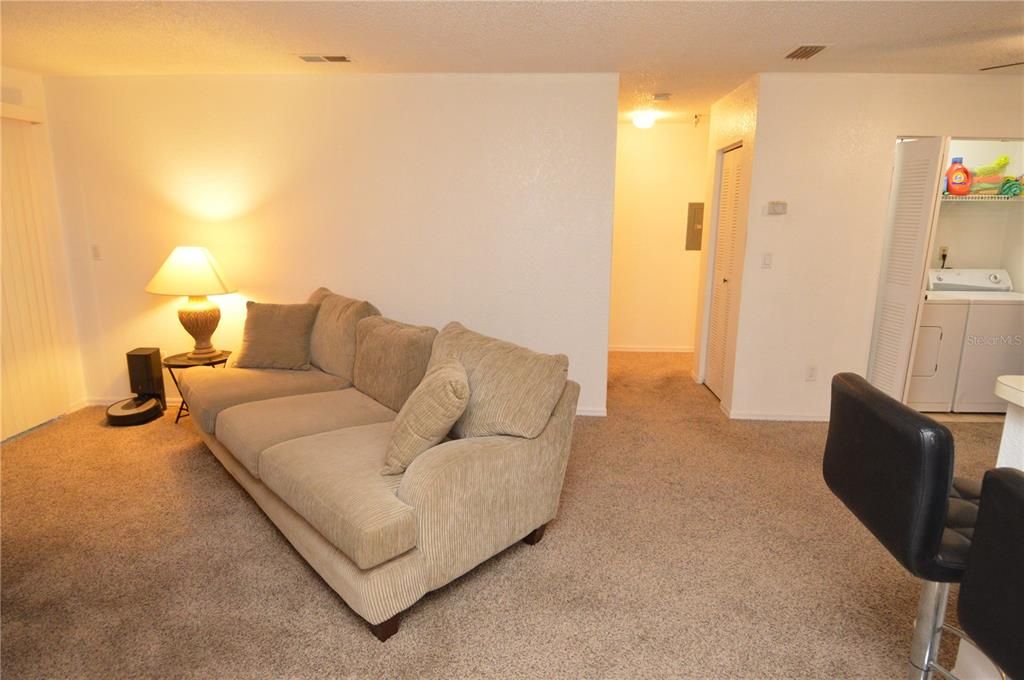 Active With Contract: $125,000 (1 beds, 1 baths, 729 Square Feet)