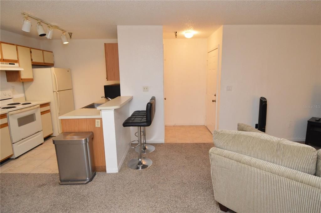 Active With Contract: $125,000 (1 beds, 1 baths, 729 Square Feet)