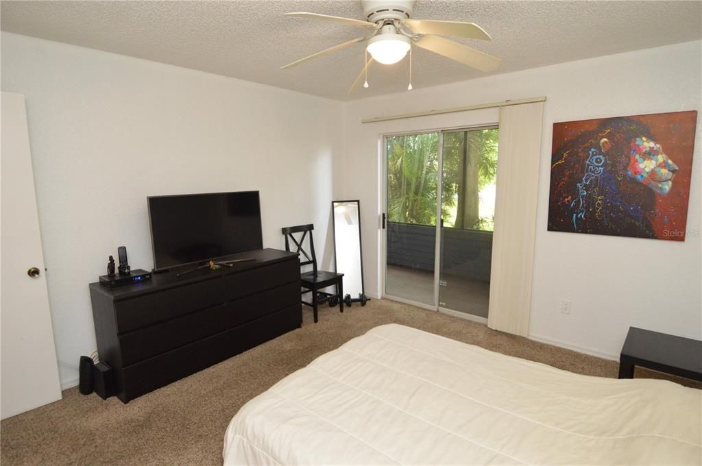 Active With Contract: $125,000 (1 beds, 1 baths, 729 Square Feet)