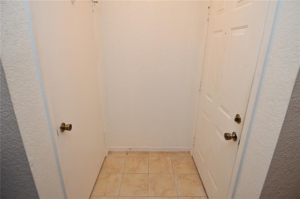 Active With Contract: $125,000 (1 beds, 1 baths, 729 Square Feet)