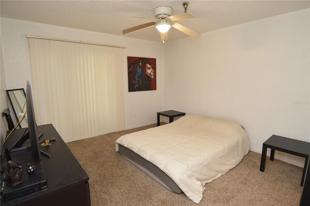 Active With Contract: $125,000 (1 beds, 1 baths, 729 Square Feet)