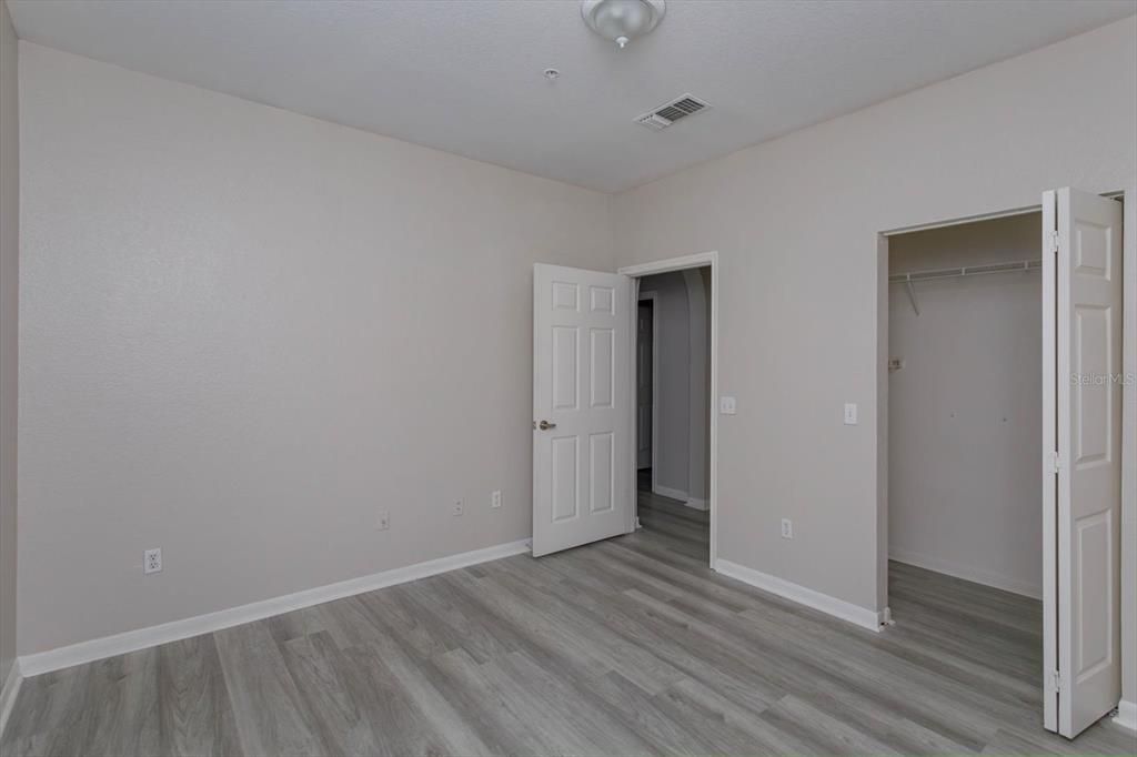 Active With Contract: $199,950 (1 beds, 1 baths, 774 Square Feet)