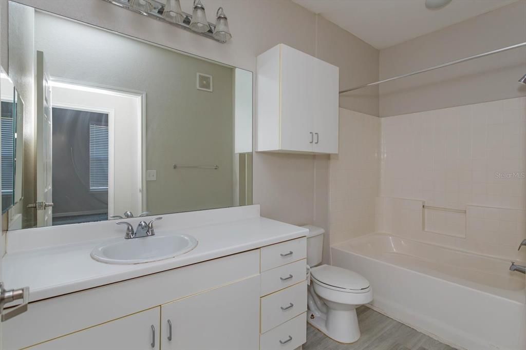 Active With Contract: $199,950 (1 beds, 1 baths, 774 Square Feet)
