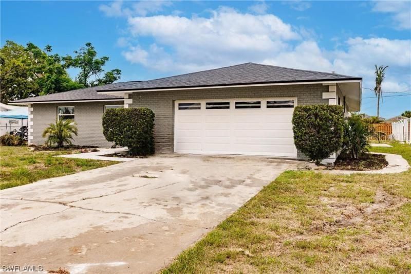 Recently Sold: $330,000 (3 beds, 2 baths, 1693 Square Feet)