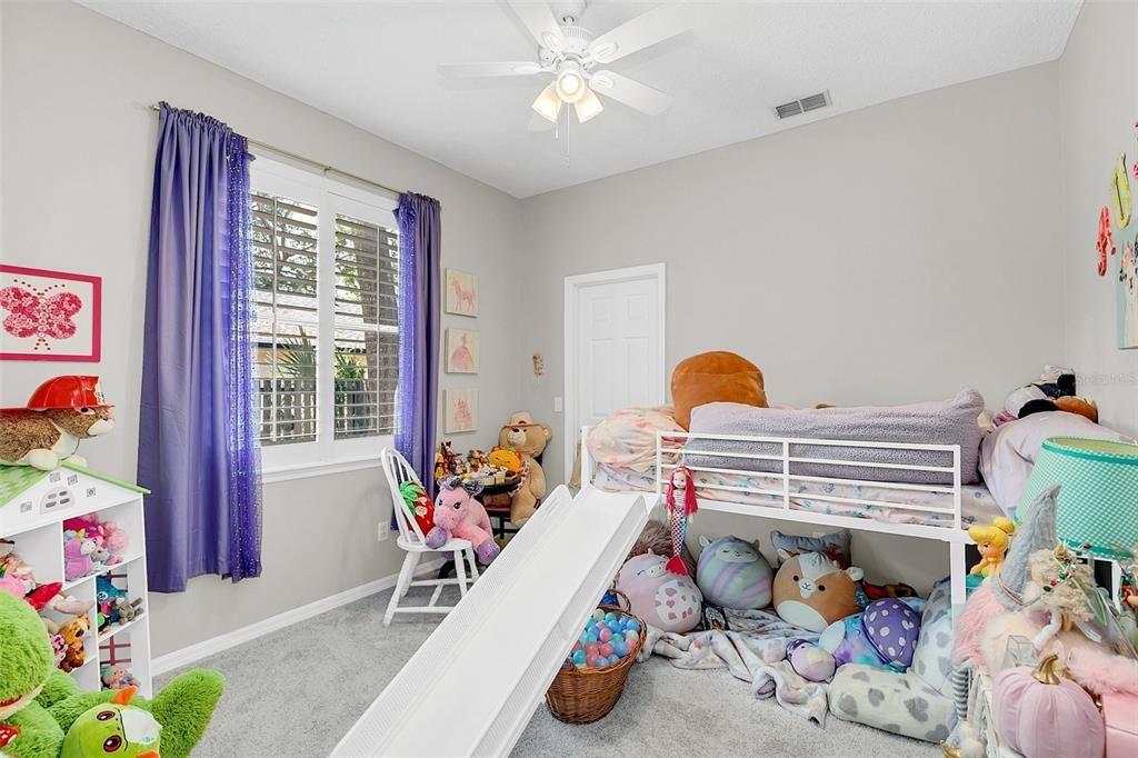 Recently Sold: $550,000 (3 beds, 2 baths, 2419 Square Feet)