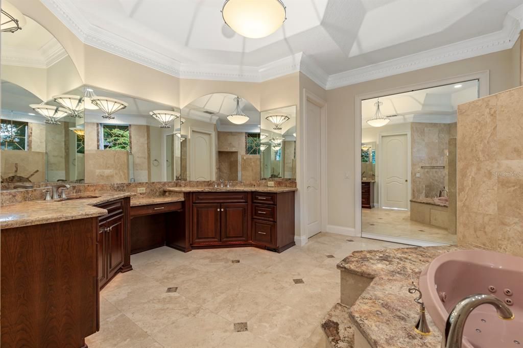 Недавно продано: $1,800,000 (5 спален, 3 ванн, 3854 Квадратных фут)