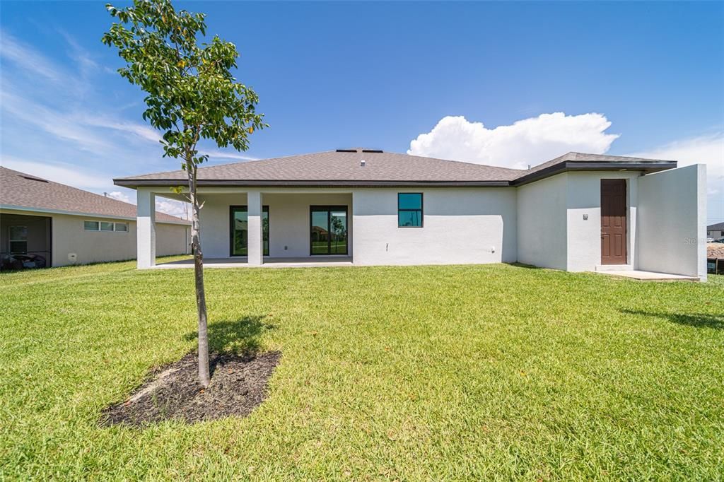 Recently Sold: $469,000 (3 beds, 3 baths, 2046 Square Feet)