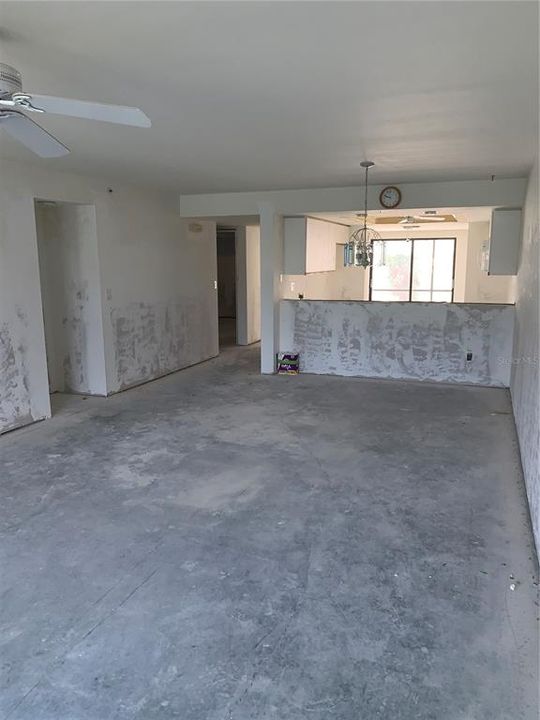Recently Sold: $310,000 (2 beds, 2 baths, 1266 Square Feet)