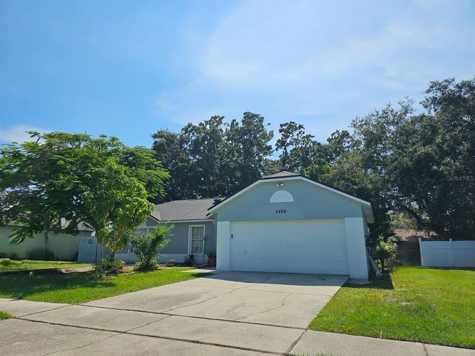 Recently Rented: $2,600 (3 beds, 2 baths, 1404 Square Feet)